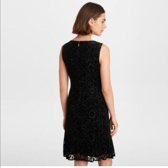 Karl Lagerfeld FLORAL BURNOUT SHIFT DRESS - Picture 3 of 8